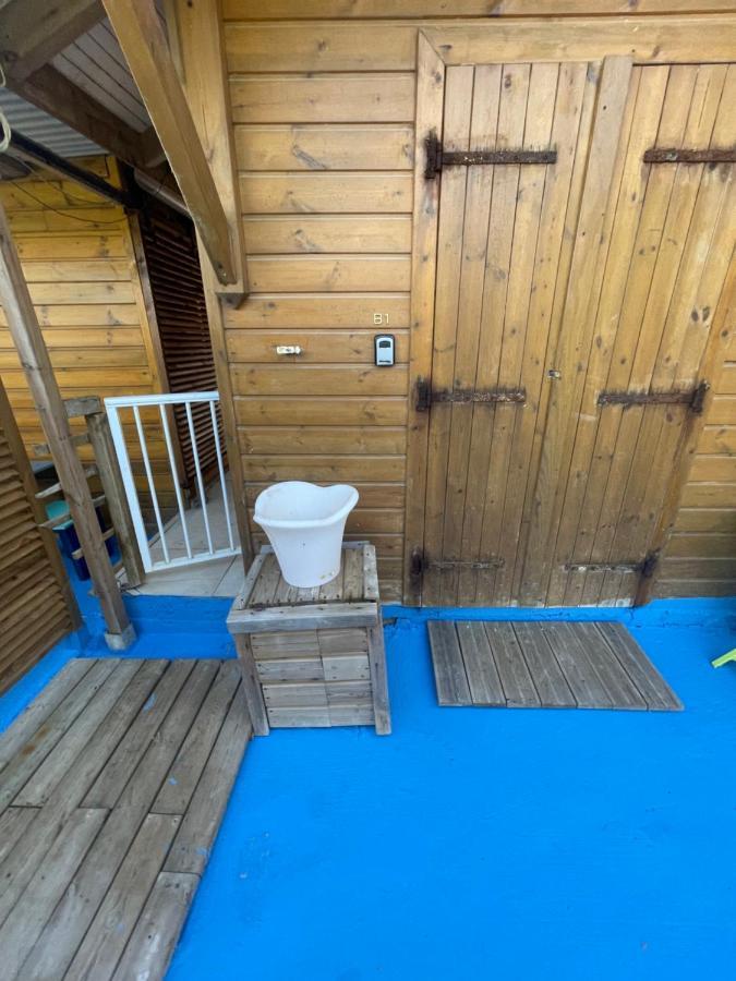 2 Bungalows Au Bord De La Plage De Montal A Moule Loues Individuellement Ou Ensemble Le Moule Exteriör bild