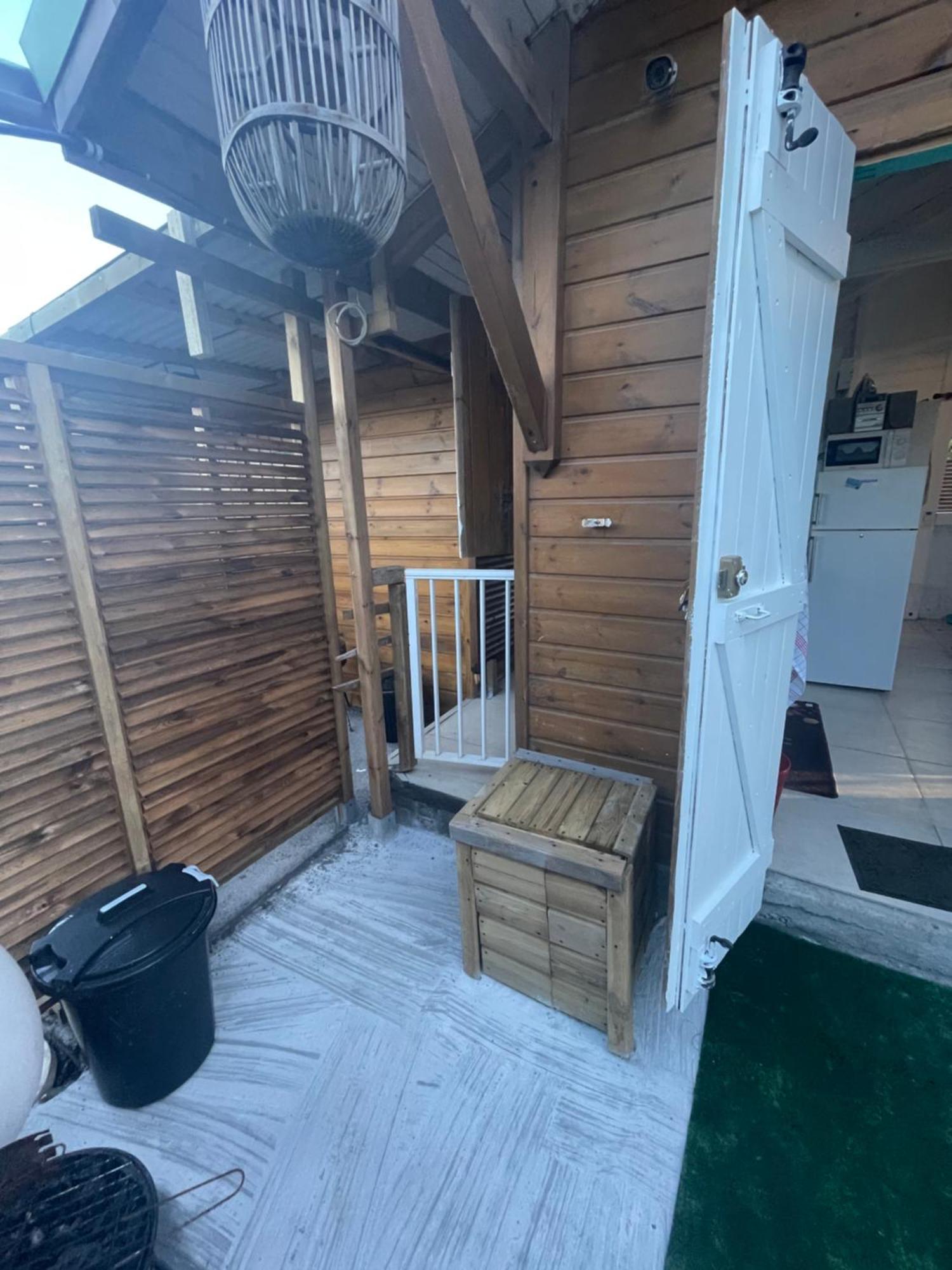 2 Bungalows Au Bord De La Plage De Montal A Moule Loues Individuellement Ou Ensemble Le Moule Exteriör bild